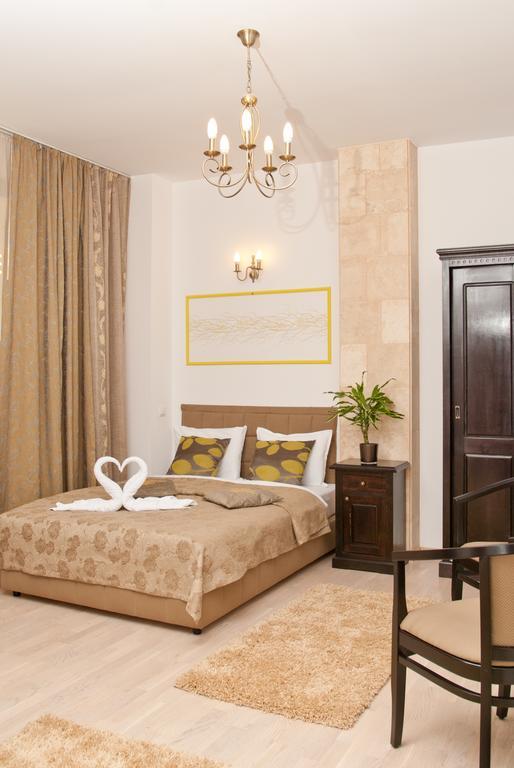 Hotel Belleville Iasi Esterno foto
