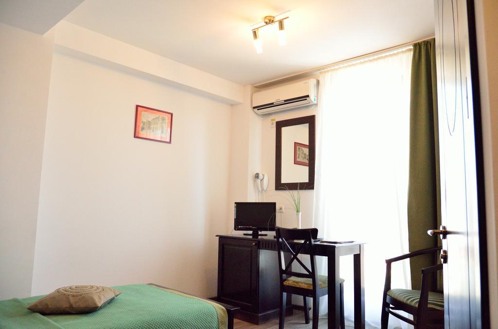 Hotel Belleville Iasi Esterno foto