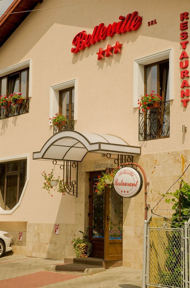 Hotel Belleville Iasi Esterno foto