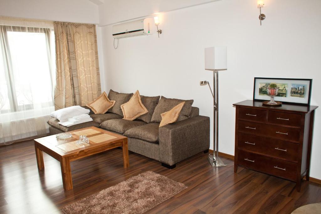 Hotel Belleville Iasi Esterno foto